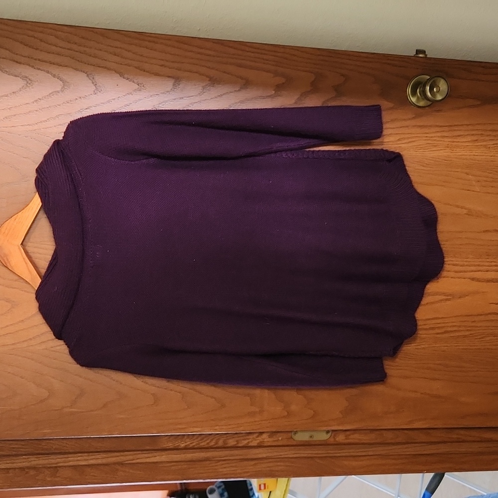 Sweater - Picture 4 of 4
